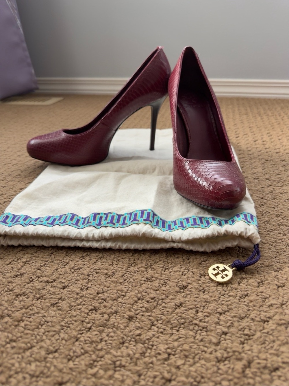 Tory Burch Burgundy Snake Embossed Leather Platform Pumps 9.5 4in Heel